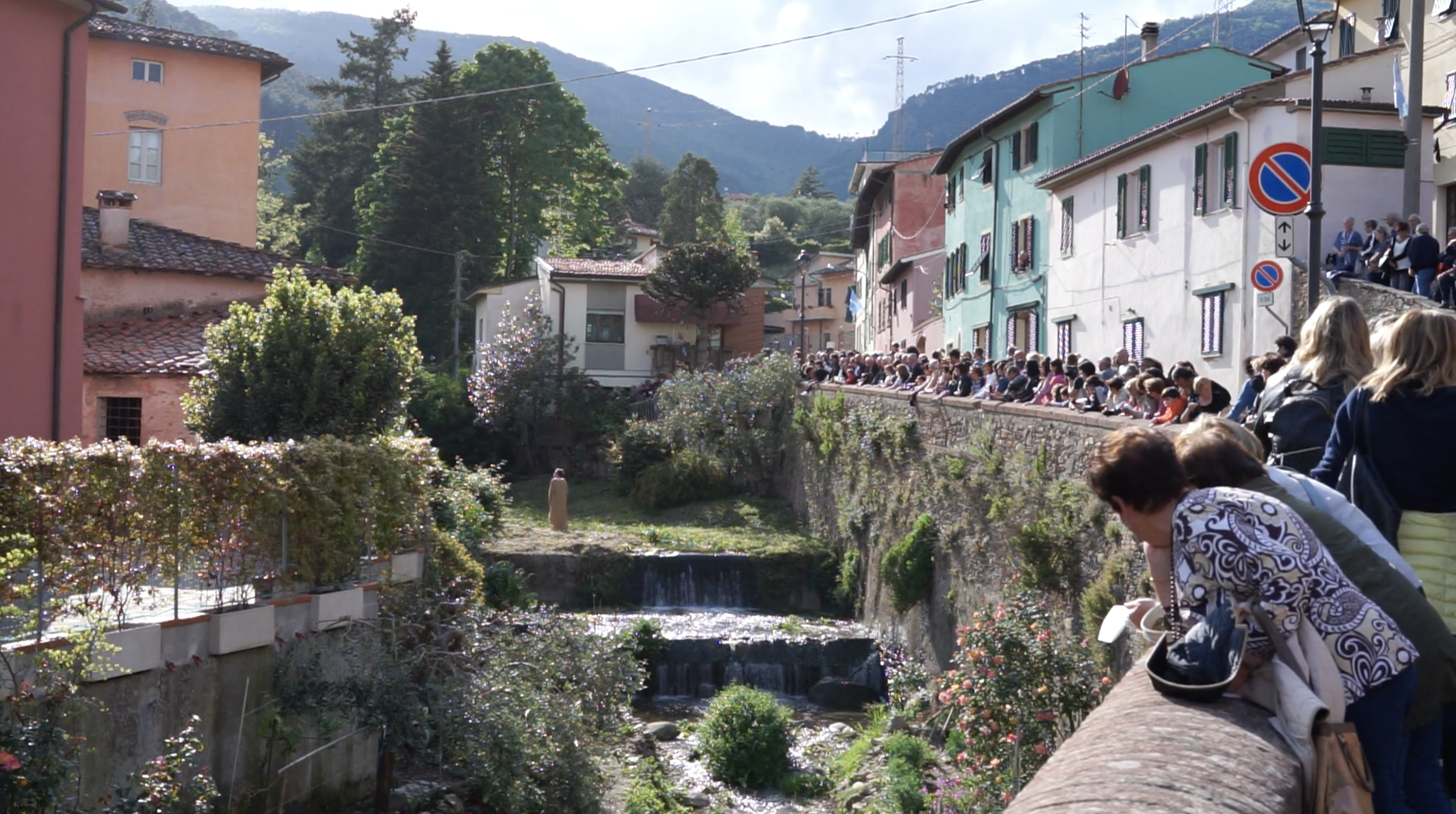 Image tirée du film Une Clairière pour Buti